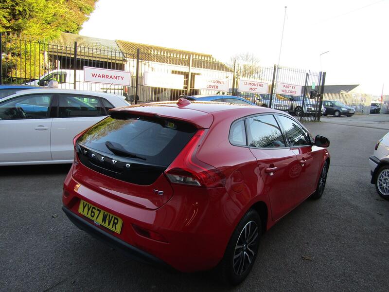 VOLVO V40