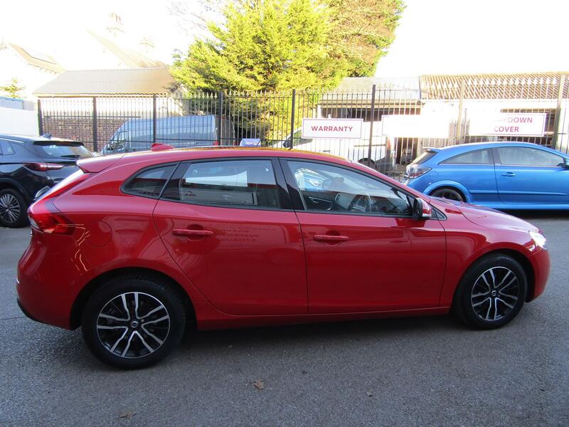 VOLVO V40