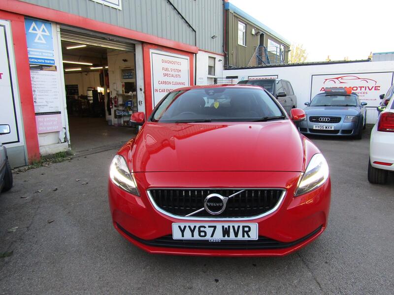 VOLVO V40