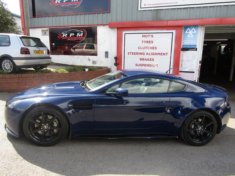 ASTON MARTIN VANTAGE
