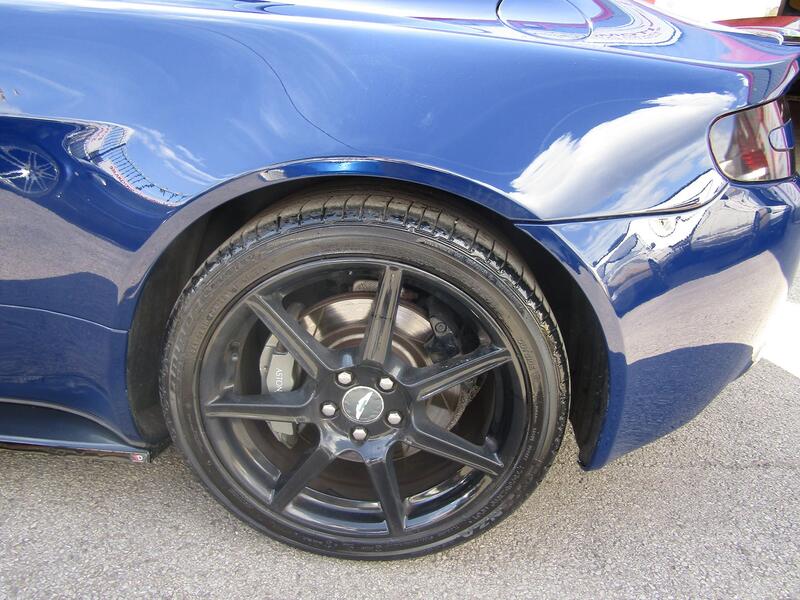 ASTON MARTIN VANTAGE