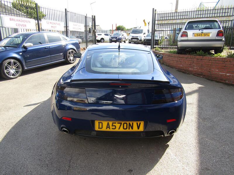 ASTON MARTIN VANTAGE