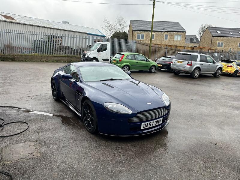 ASTON MARTIN VANTAGE